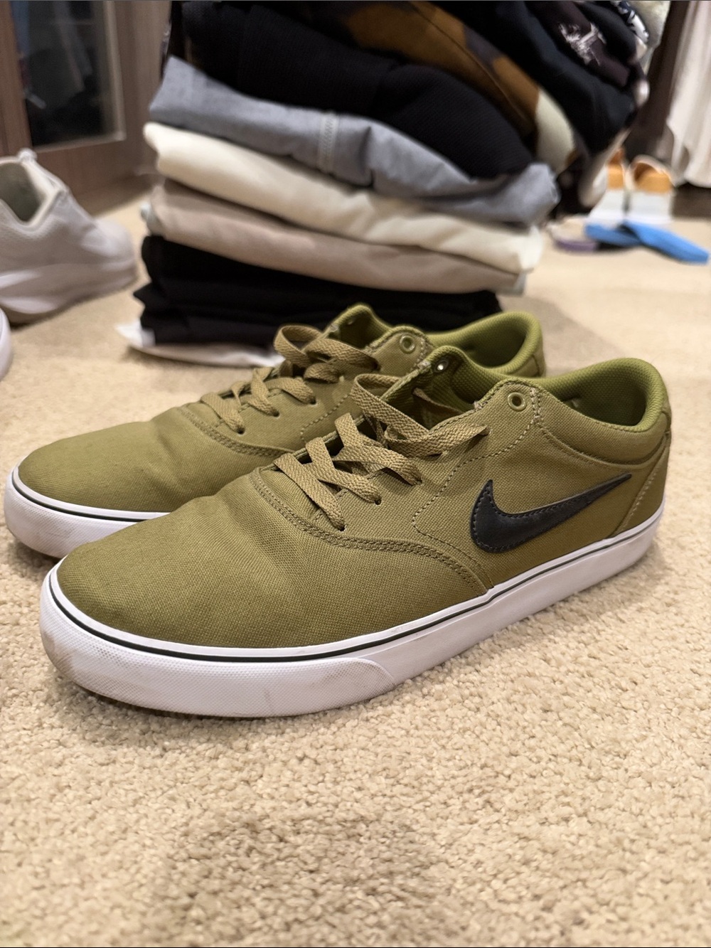 Nike SB Chron 2 canvas Olive Canvas Low-Top Sneakers with Black Swoosh 12 men’s